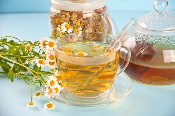Herbal Infusions to Improve Fatty Liver Health - Chamomile (Matricaria chamomilla)