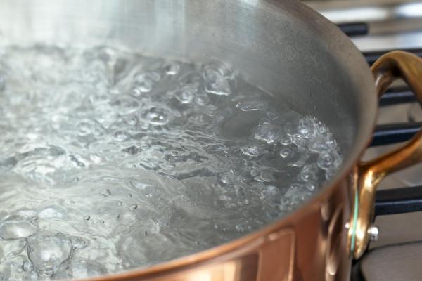 What Is Heavy Water and What Is It Used For? - Difference between heavy water and light water