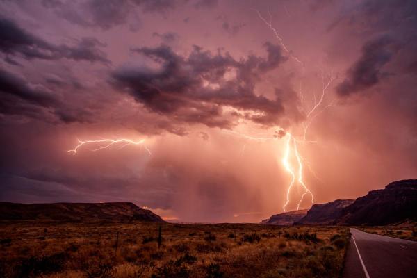 What Are Dry Storms? - Lightning without Rain - How does a dry storm form?