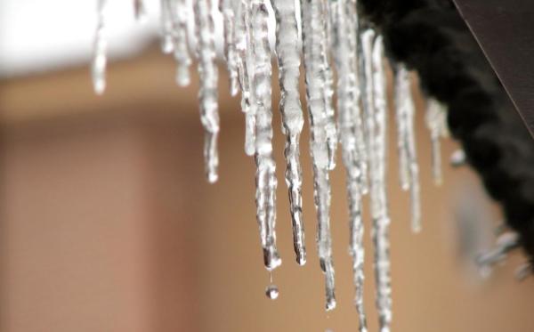 How Do Icicles Form? - Icicle Formation - How icicles are formed