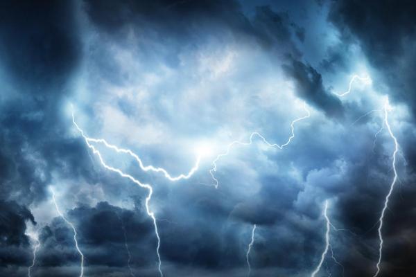 What Is a Ball of Lightning? - Is ball lightning real?