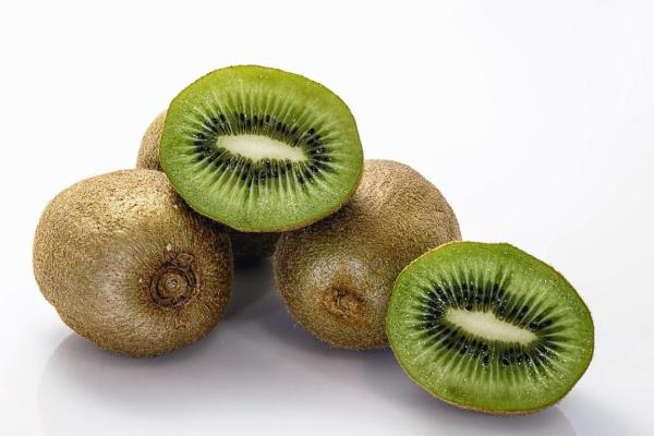 Types of Autumn Fruit - Fall Fruits - Kiwi