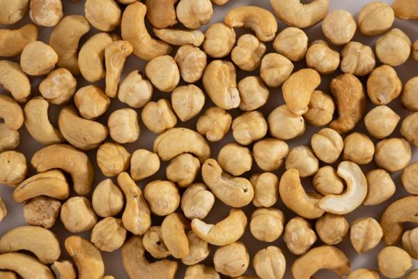 Diverse Types of Nuts and Their Nutritional Benefits - Macadamia nuts
