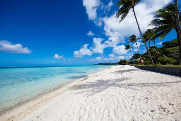 Most Beautiful White Sand Beaches in the World - Matira Beach, French Polynesia