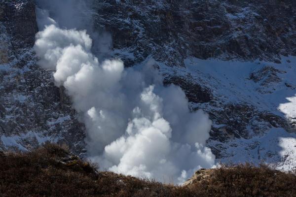 Types of Avalanches - Causes and Effects - Types of snow avalanches