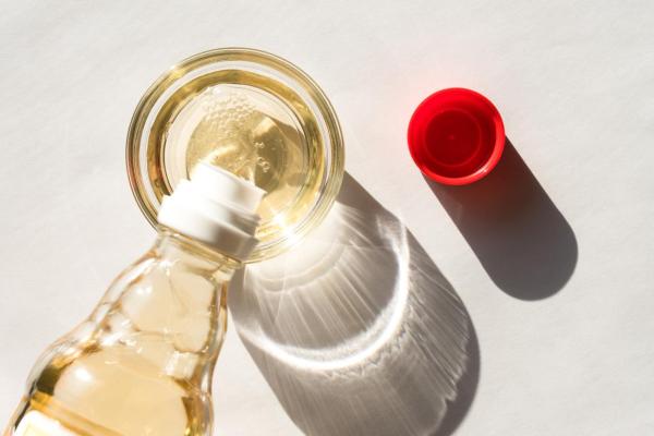 How to Repel Mosquitoes Naturally - Vinegar