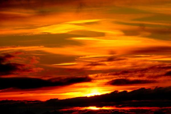 What Causes a Red Sunset or Sunrise?