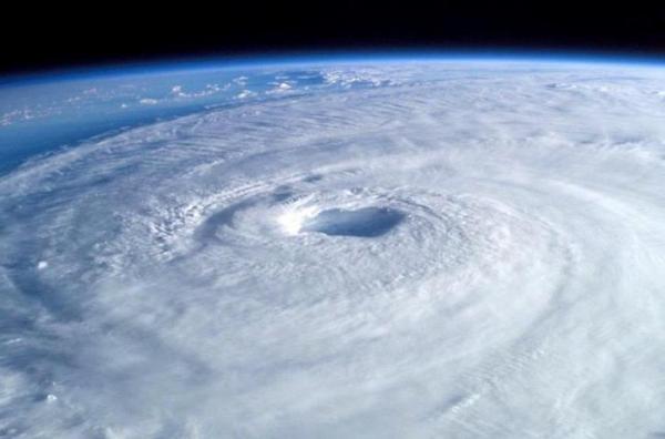 What Is a Hurricane and How Does It Form? - What is a hurricane?