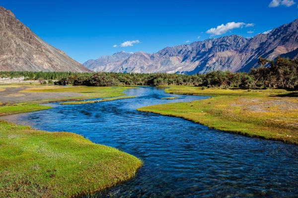 What Is a River Valley in Geography? - What is a river valley in geography?