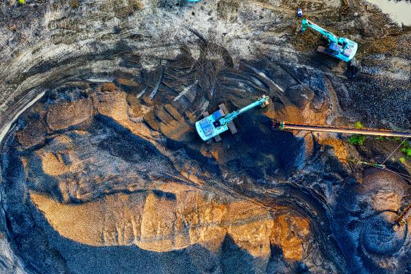 What is Artisanal Mining and Its Environmental Impact? - What is the difference between industrial and artisanal mining?